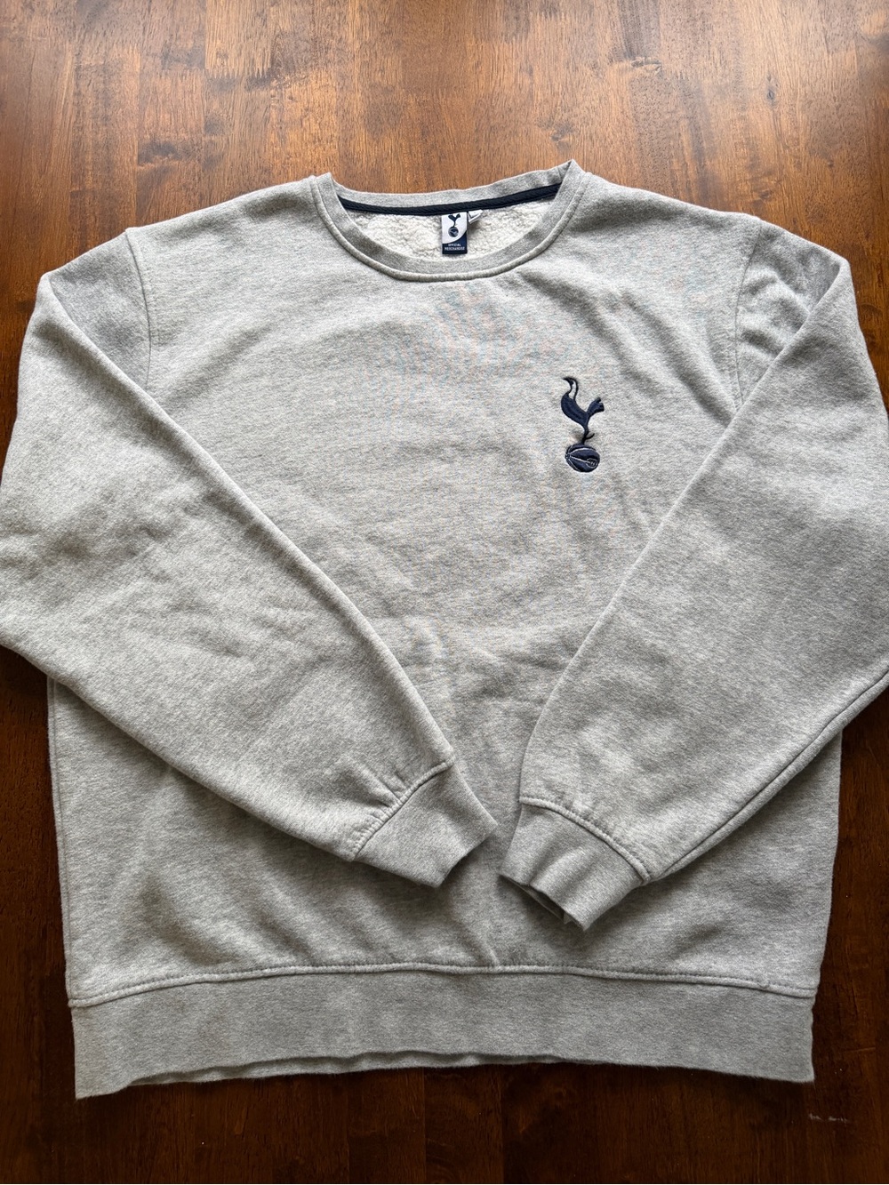 Tottenham Hotspur Official Gray Crewneck Sweatshirt with Navy Crest Size L